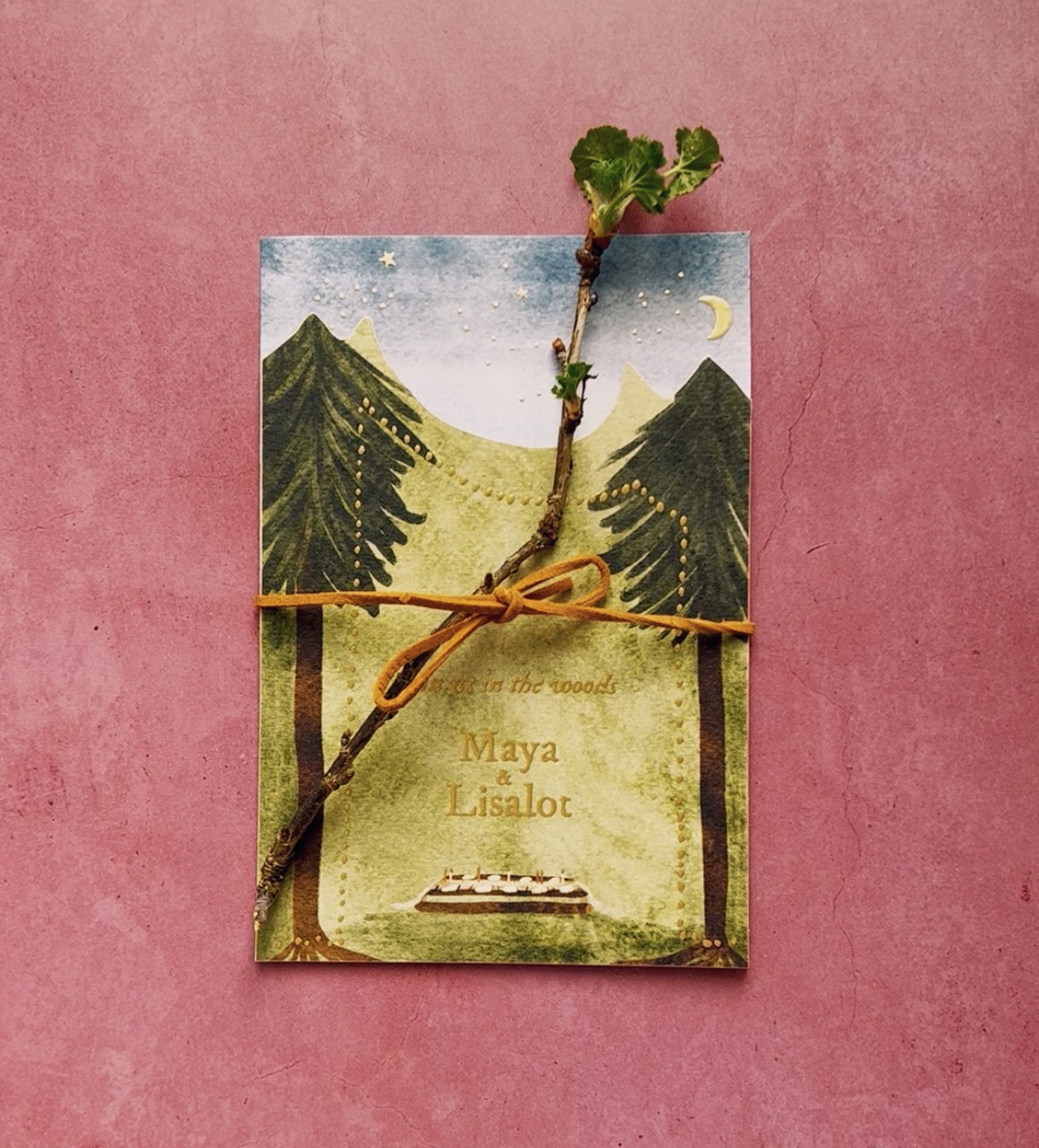 Labelkaart trouwkaart illustratie diner in het bos