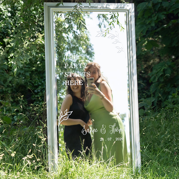 Bruiloft spiegelsticker met quote en takjes 