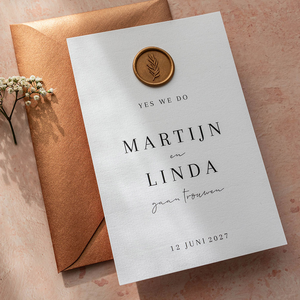 Trouwkaart klassiek wit modern zwart lakzegel