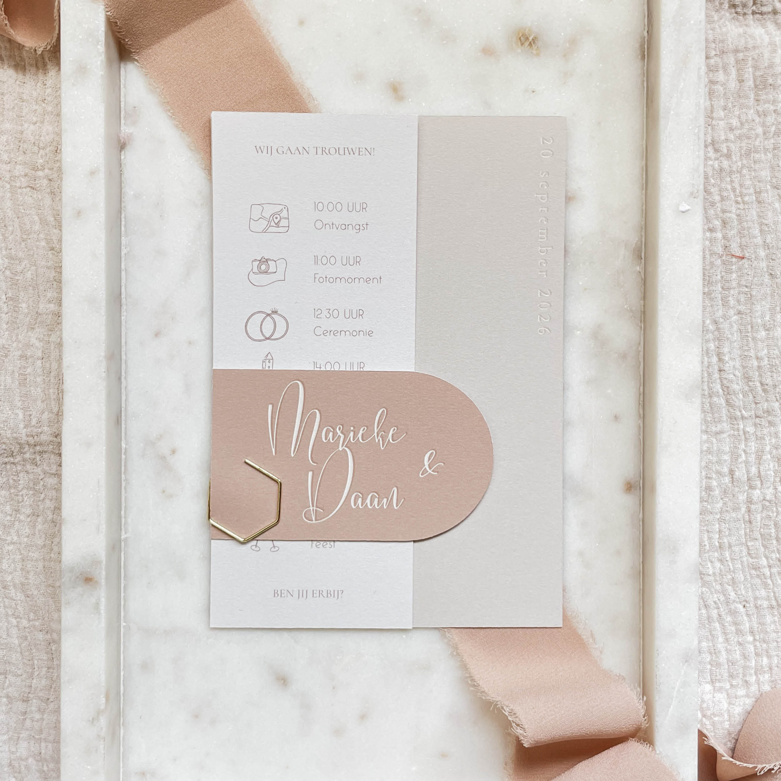 Trouwkaart set natuurlijke kleuren met lakfolie
