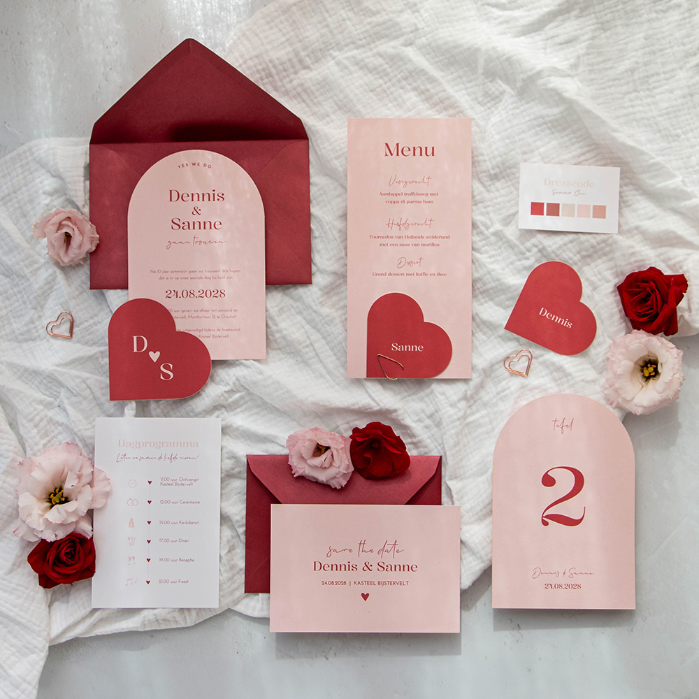 Blanco kleurrijke trouwhuisstijl hart