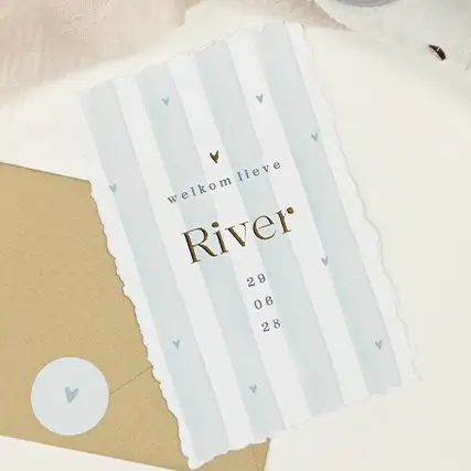 Geboortekaartje handgeschept papierlook blauw gestreept met goudfolie (DIY)