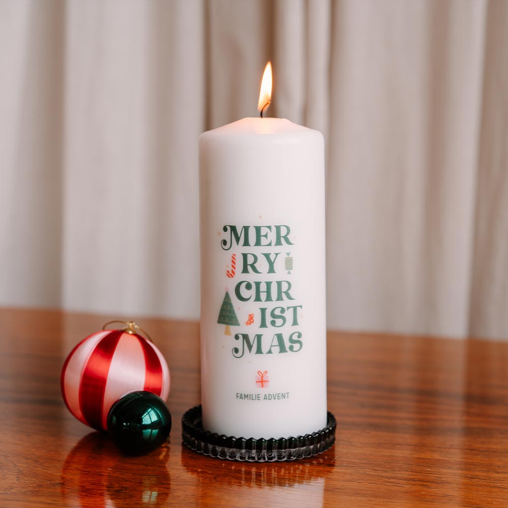 Kerst adventskaars Merry Christmas met speelse icoontjes 