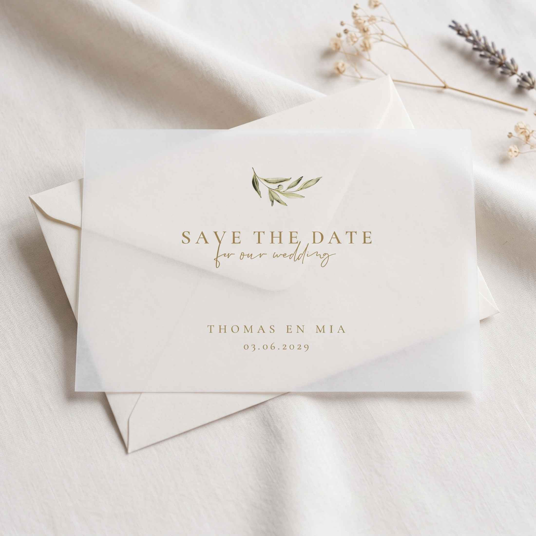 Save the Date kaart kalkpapier olijftakje goudfolie