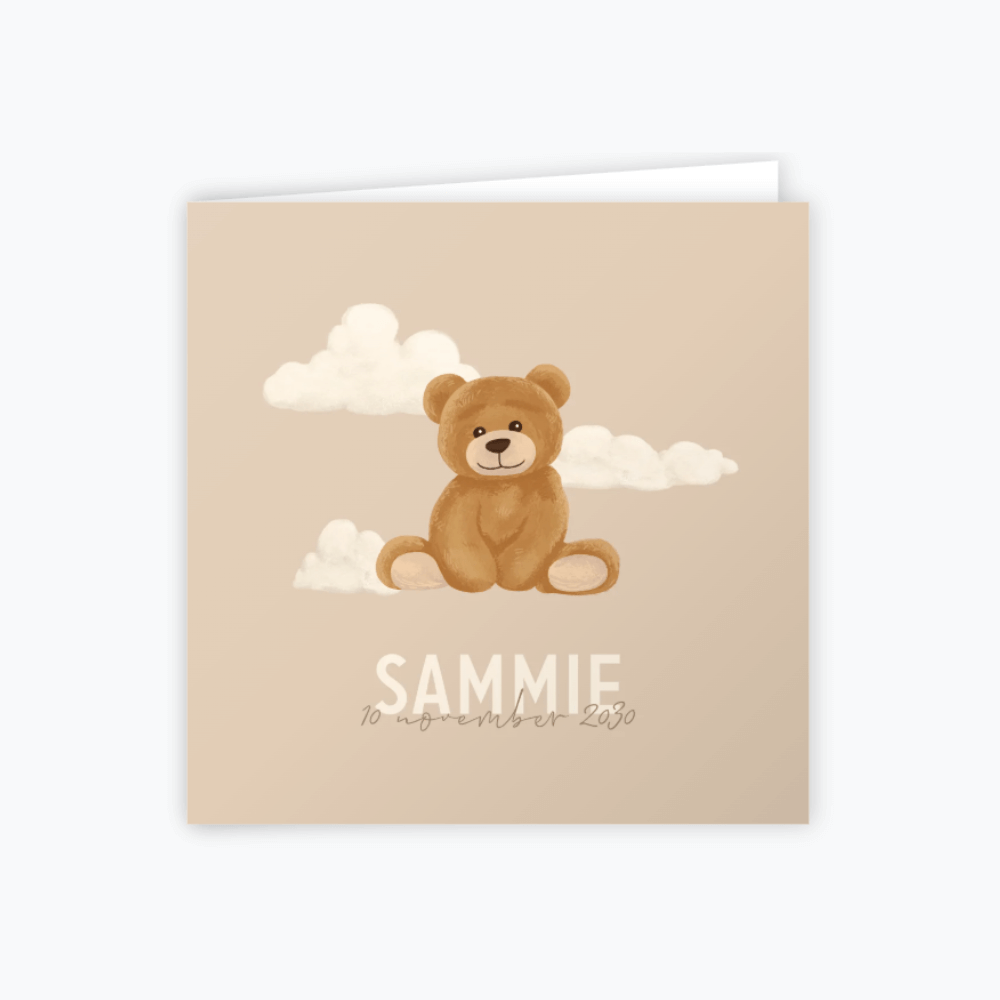 Lief geboortekaartje neutraal met teddybeer en wolkjes