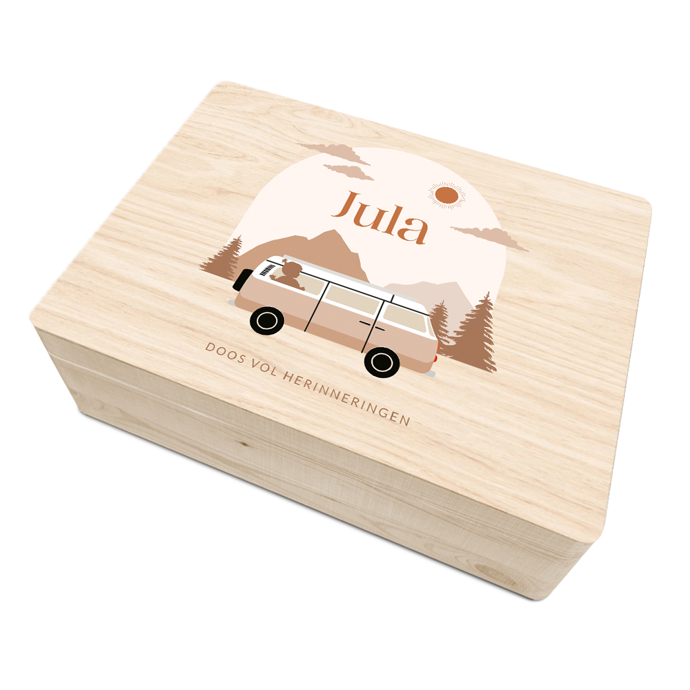 Meisje in retro camper busje geboorte memory box