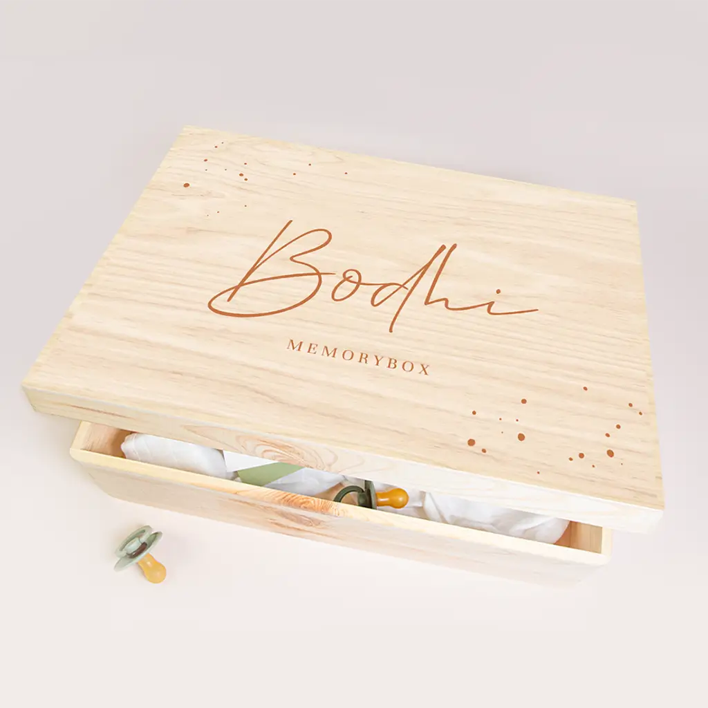 Memorybox baby met trendy koperkleur naam