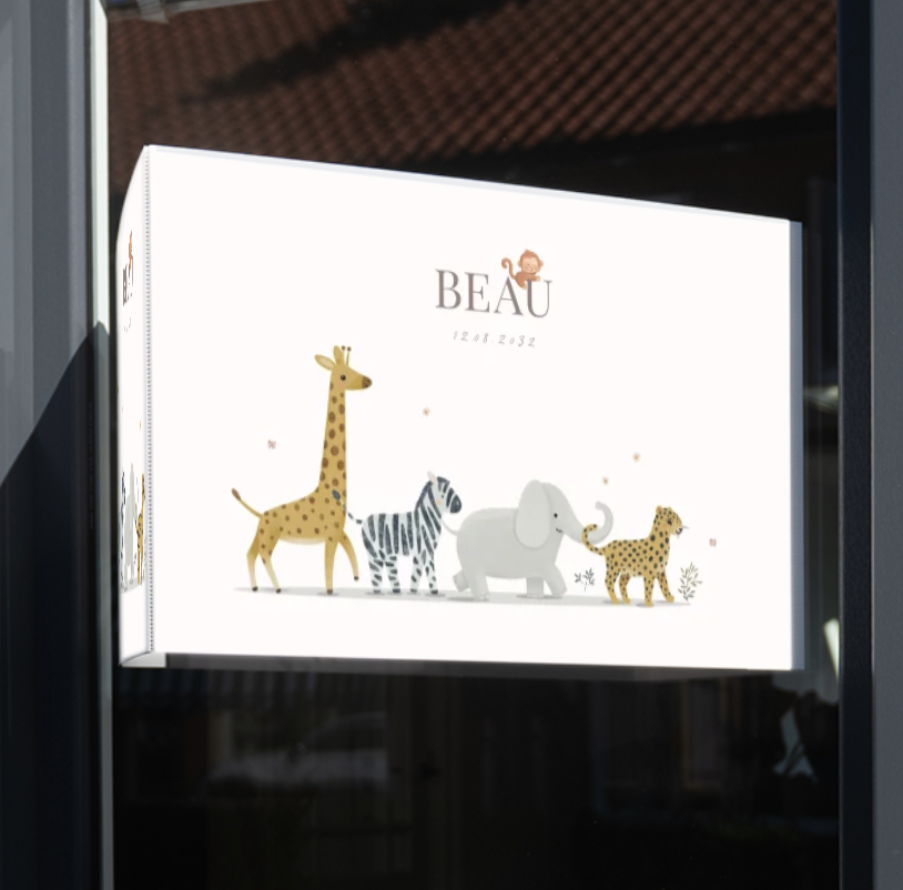 Raambord met een optocht van verschillende diertjes