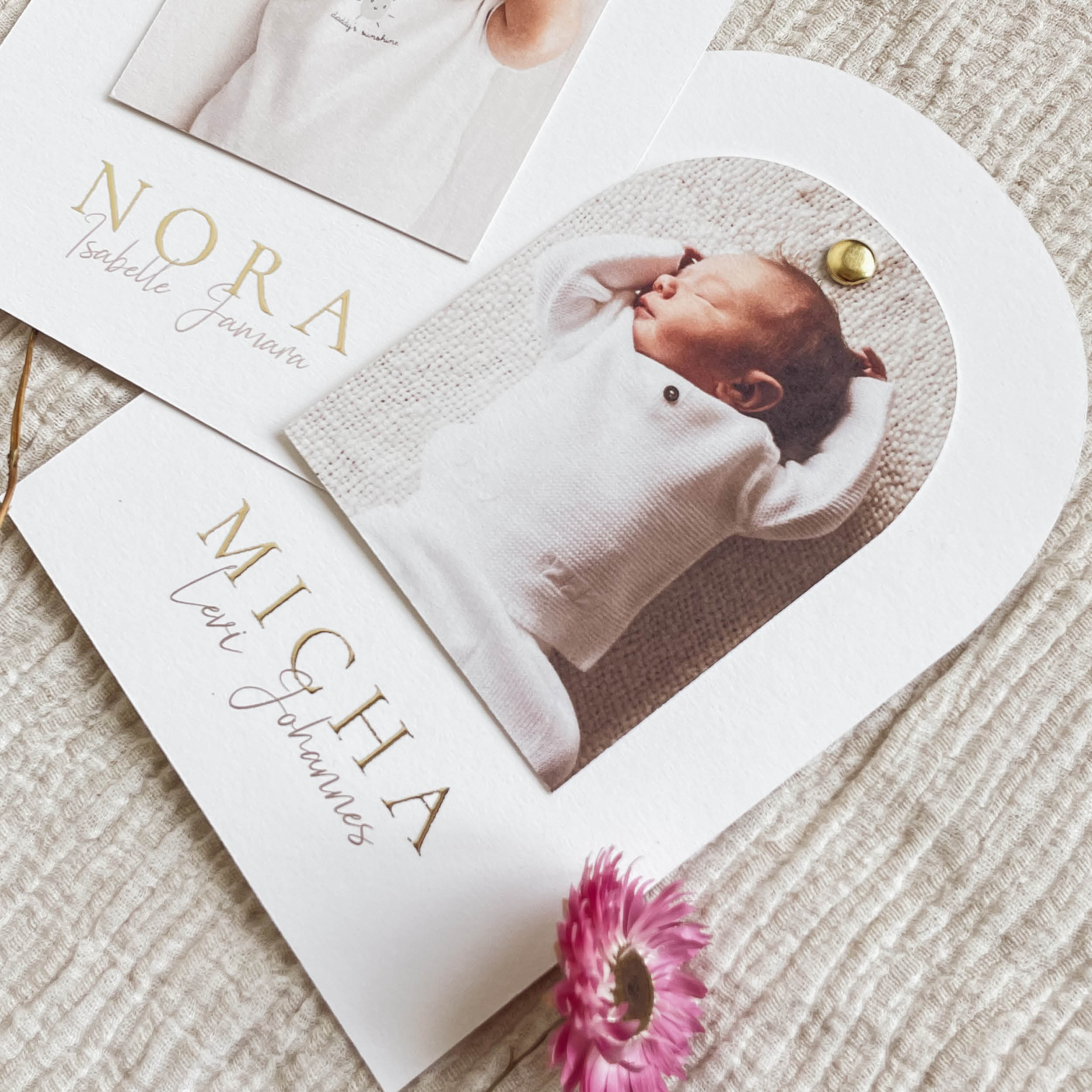 Minimalistische geboortekaart set met foto