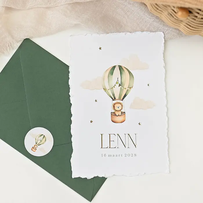 Geboortekaartje handgeschept papierlook met luchtballon (DIY)