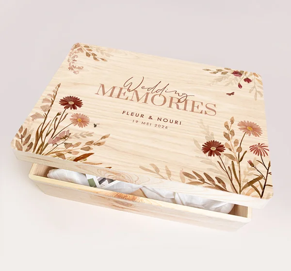 Stijlvolle herinneringsdoos met bloemen en roze watercolour