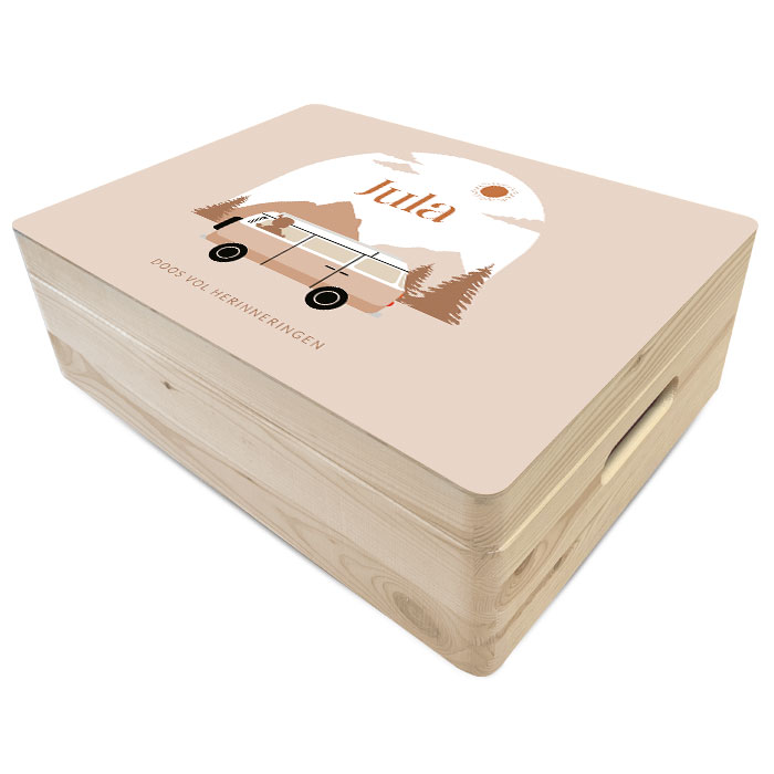 Meisje in retro camper busje geboorte memory box