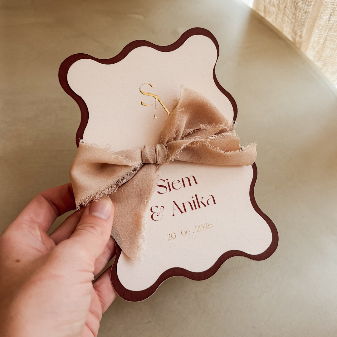 Trouwkaart set bordeauxrood met lichtroze - golfvorm