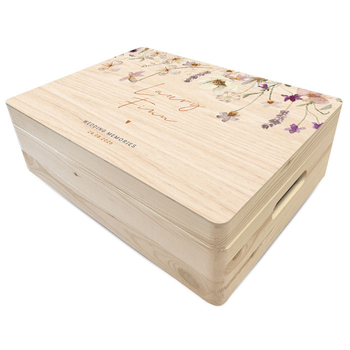 Houten bewaardoos bruiloft met veldbloemen
