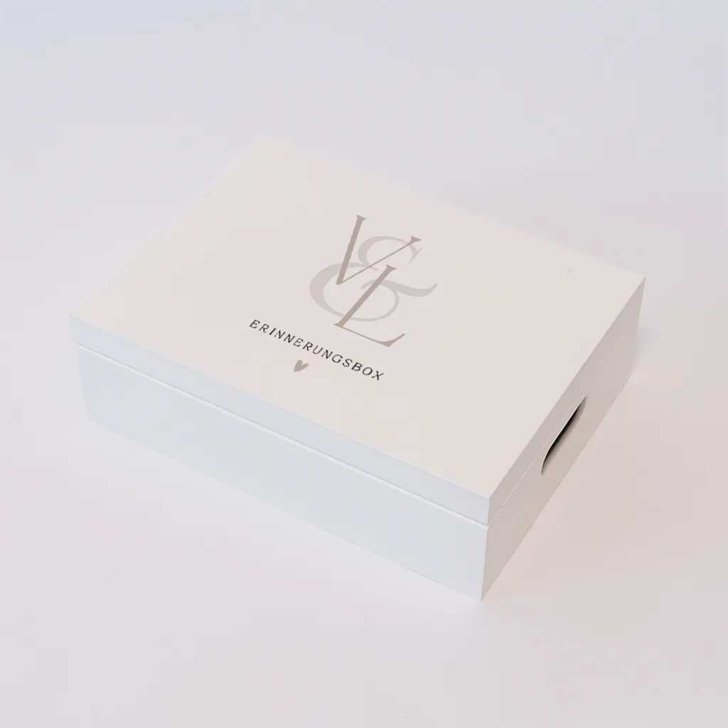 Erinnerungskiste Hochzeit mit Initialen in Beige