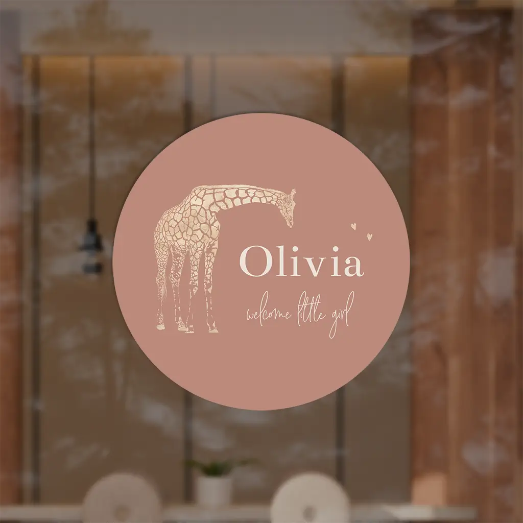 Raamsticker oudroze met giraffe en hartjes