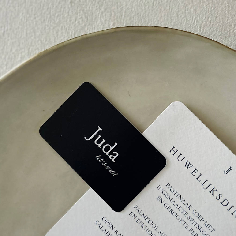 Donkerblauwe klassieke naamkaartjes met tafelnummer | 25 stuks