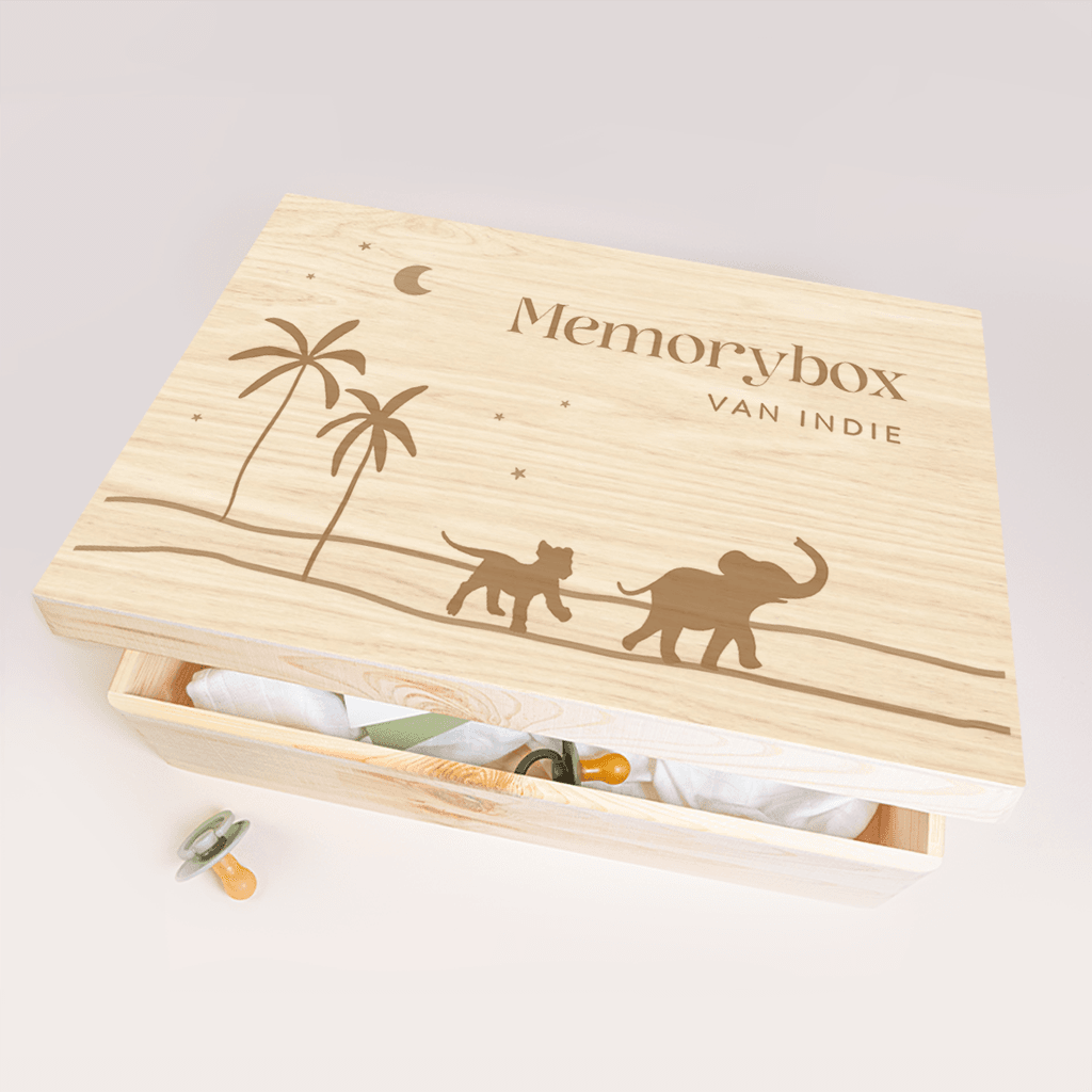Memorybox met landschap en diertjes in neutrale kleuren