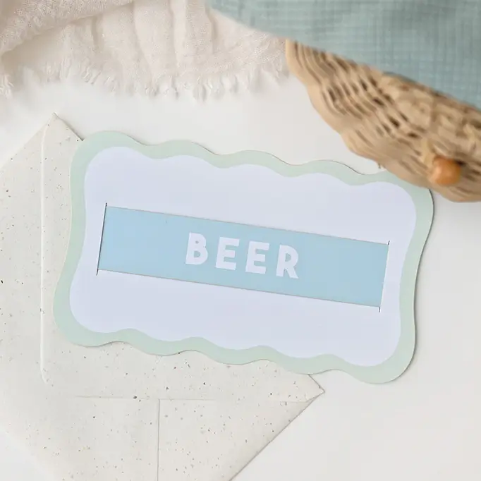 Trendy insteek geboortekaartje met color blocking voor een jongen