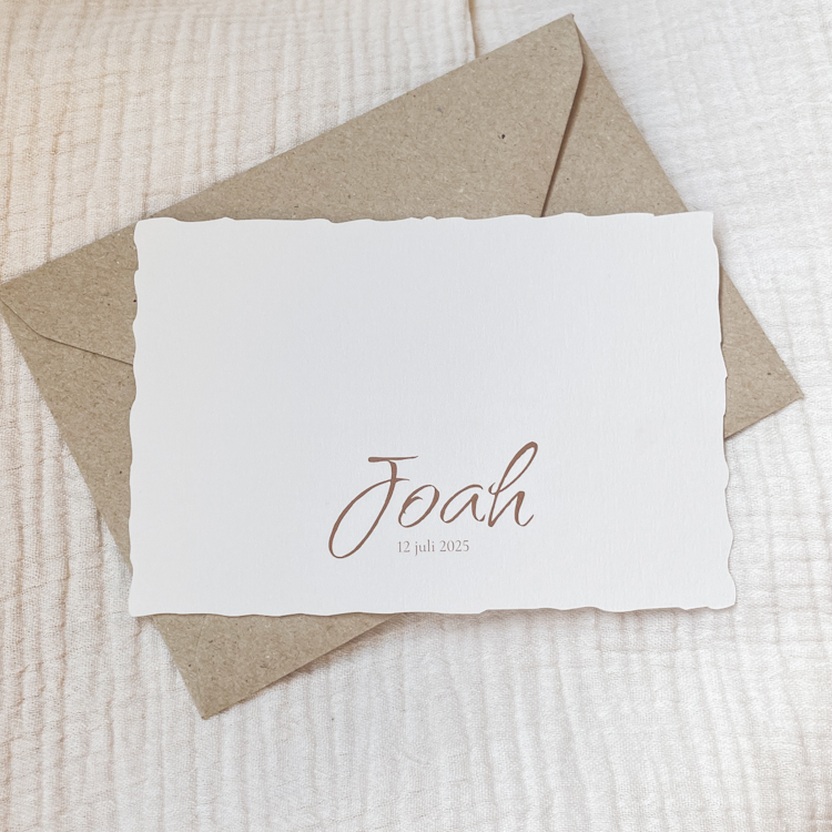 Rustiek geboortekaartje beige jongetje