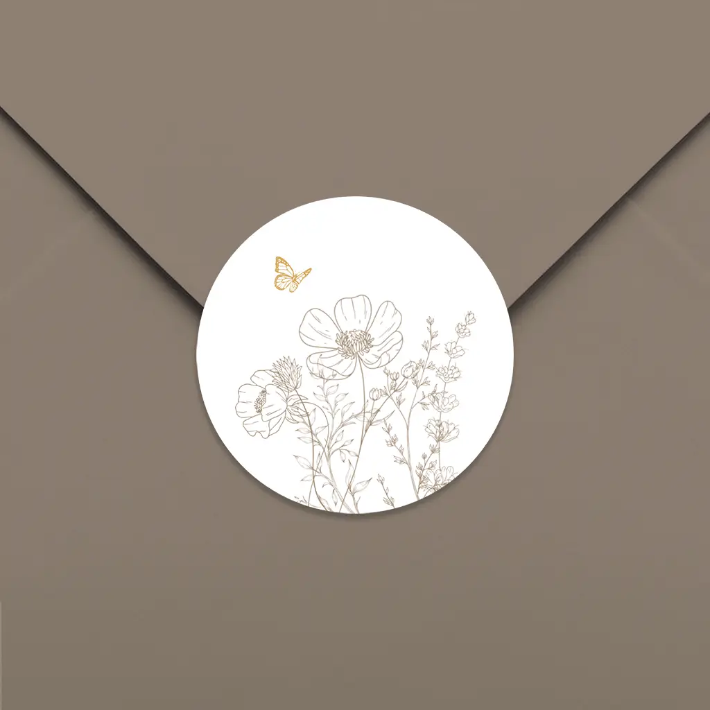 Sluitsticker met beige lijntekeningen bloemen en vlinder