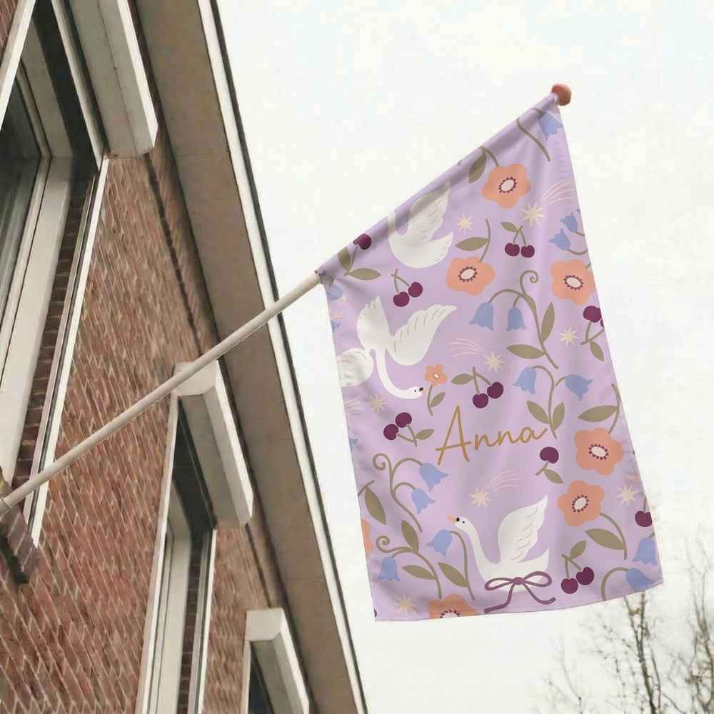 Geboortevlag kleurrijk doodles ganzen paars