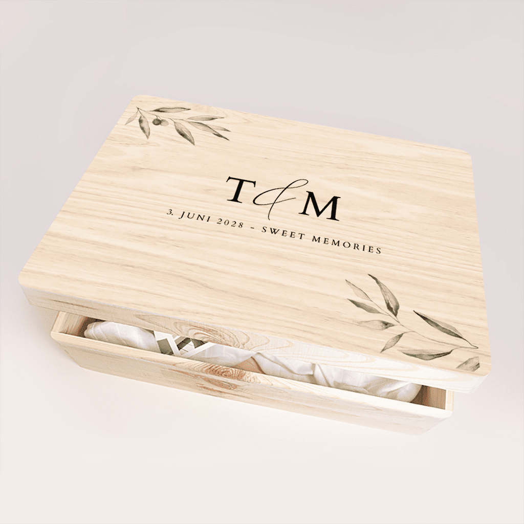Erinnerungsbox Hochzeit mit Olivenzweigen und Initialen