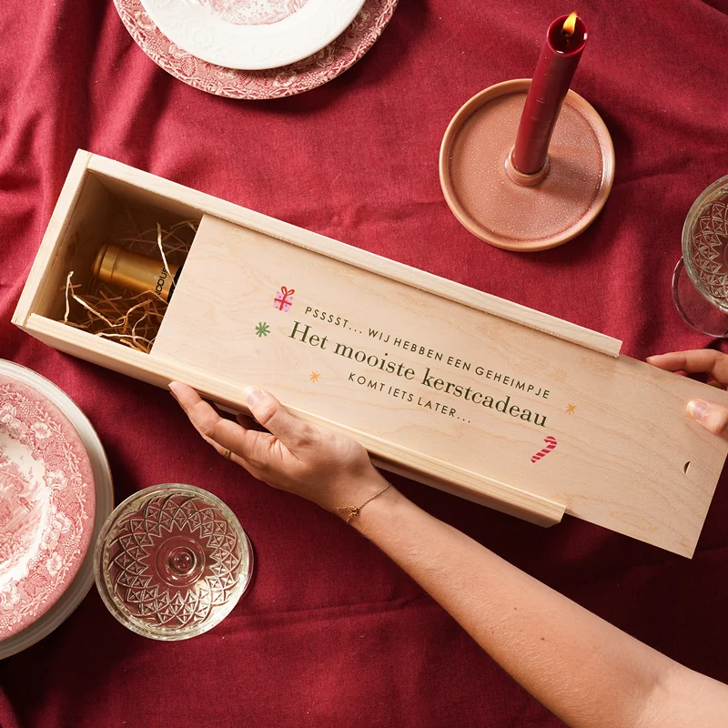 Gepersonaliseerde wijnkist zwangerschapsaankondiging kerst