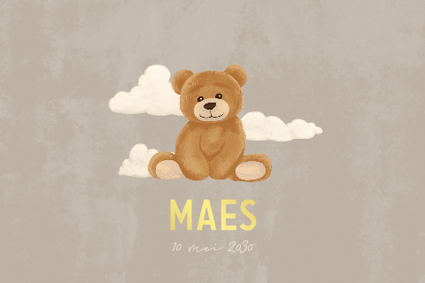 Lief geboortekaartje bruin met teddybeer en wolken