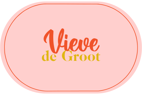 Trendy roze geboortekaartje met typografie in unieke vorm