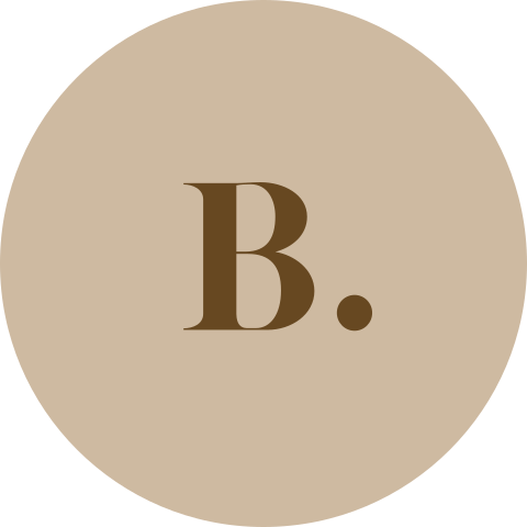 Bruine sluitsticker met initiaal