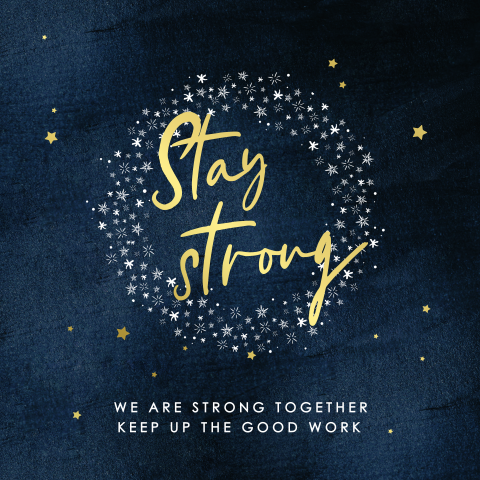 Kerstkaart stay strong sterren krans met goudfolie