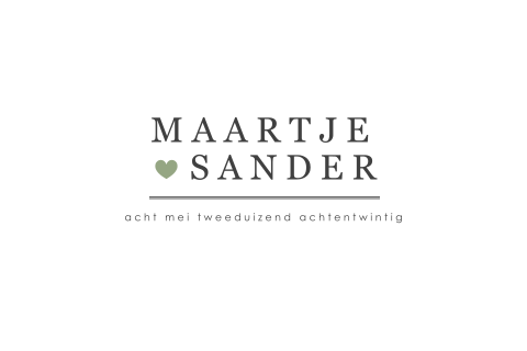 Strak en eenvoudige trouwkaart met lief hartje