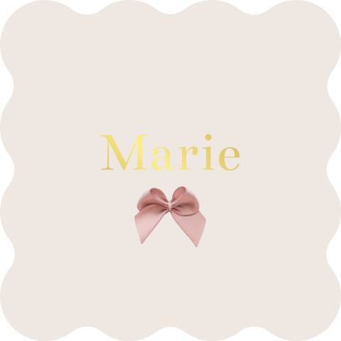 minimalistisch geboortekaartje Marie met strikje