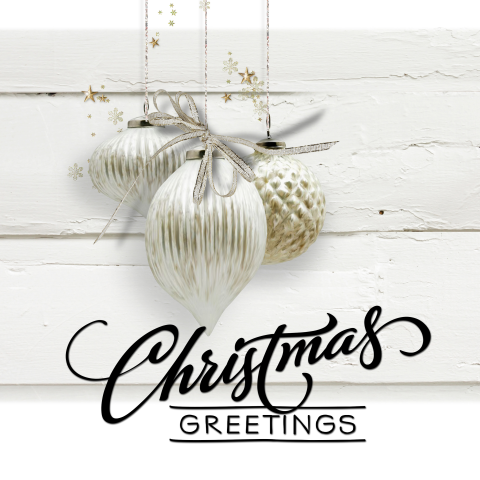 Kerstkaart met hout en kerstballen en handlettering