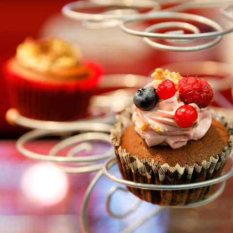 Mooie cupcake kaart als uitnodiging