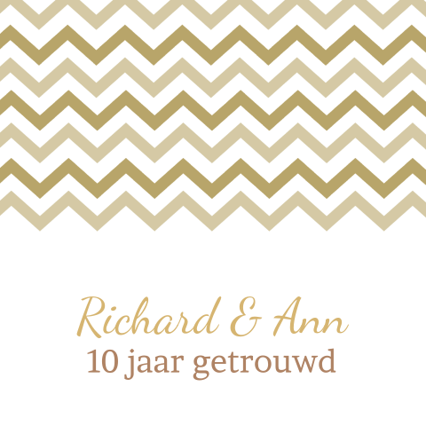 Mooie jubileumkaart met goudkleurige chevron