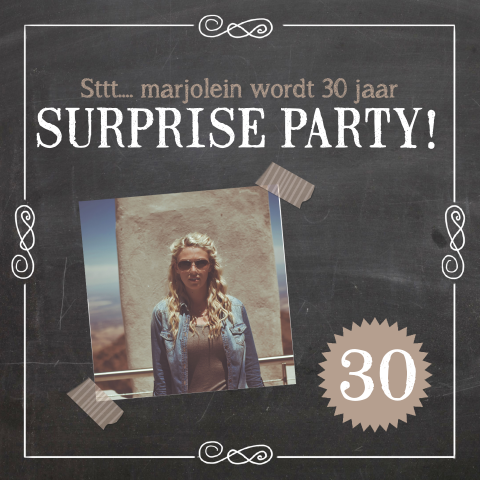 Surpriseparty uitnodiging op krijtbord met eigen foto