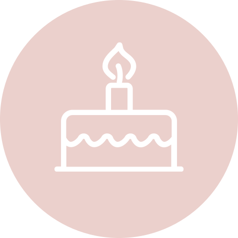 Roze sluitsticker met verjaardagstaart