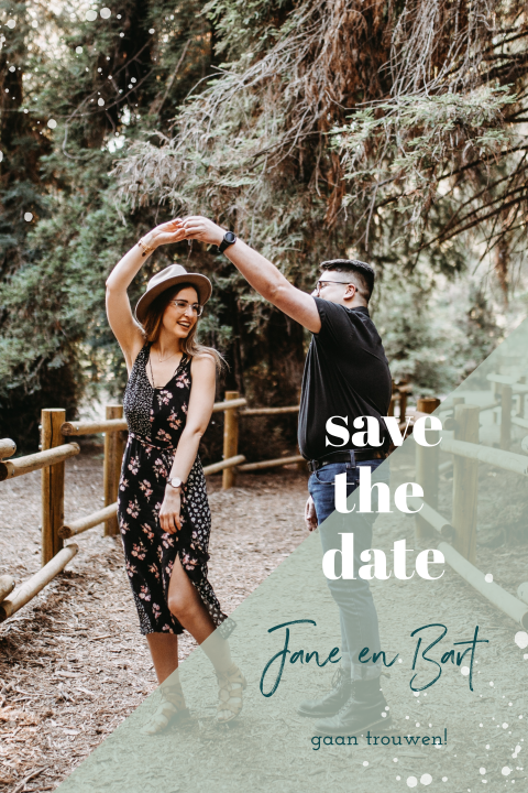 Save the date kaart met grote foto en groen vlak