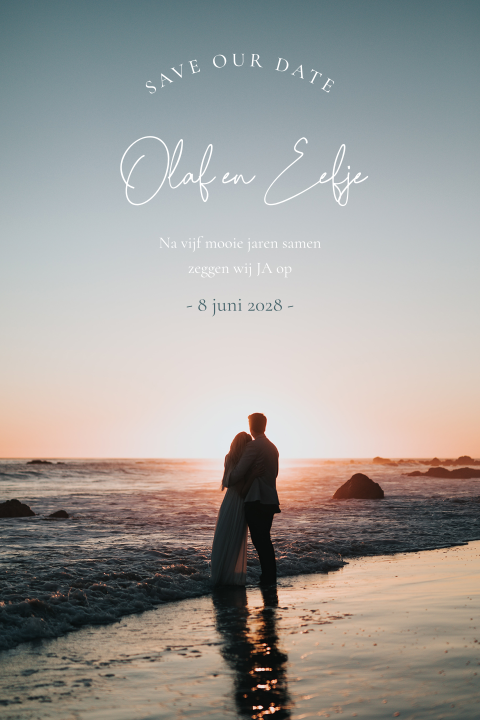 Hippe save the date kaart met grote foto