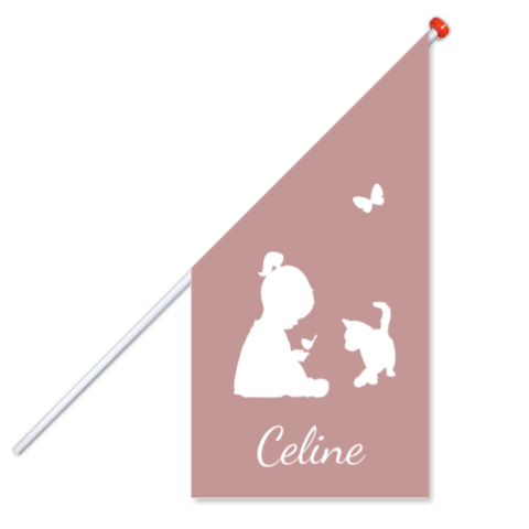 Roze geboortevlag met meisje met vogel en kat