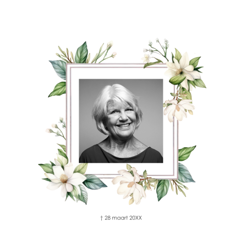 Rouwkaart vrouw met portretfoto zwart-wit en magnolia