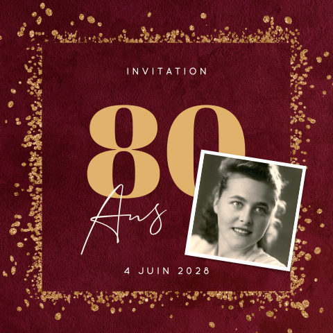 Carte d'invitation classique avec une photo sur fond rouge foncé
