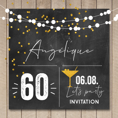 Carte d'invitation moderne avec guirlandes lumineuses sur fond en bois