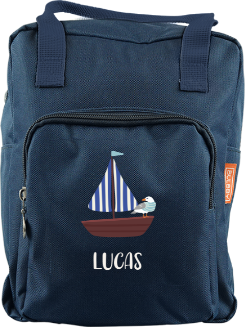 Rugtas classic met naam en zeilbootje met meeuw
