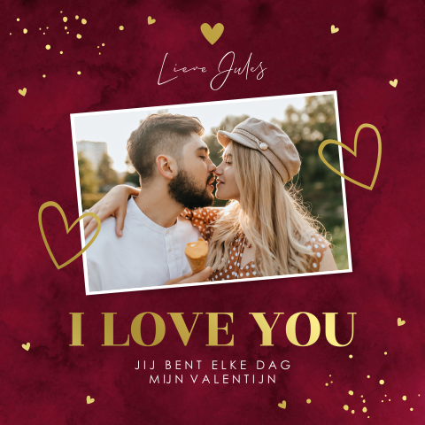 Valentijnskaart rood met foto hartjes goudfolie