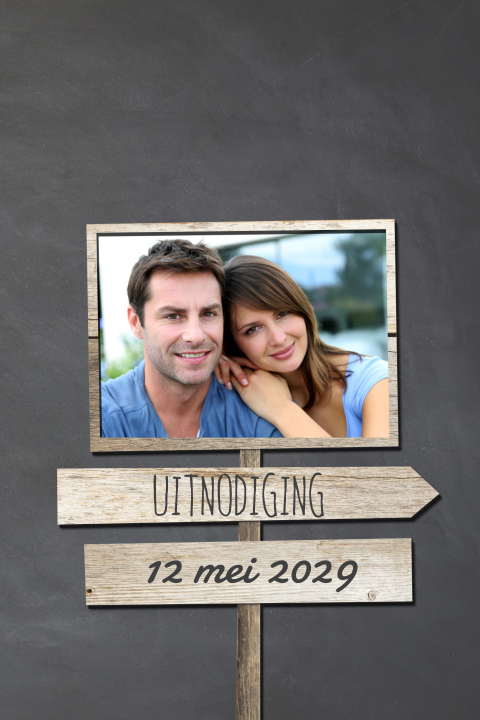 Uitnodiging 5 jaar huwelijk met krijtbord en wegwijsborden