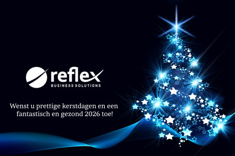 Kerstkaart in zwart blauw voor de zakelijke markt met eigen logo