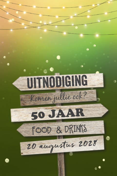 50ste verjaardag uitnodiging met houten borden en lampjes